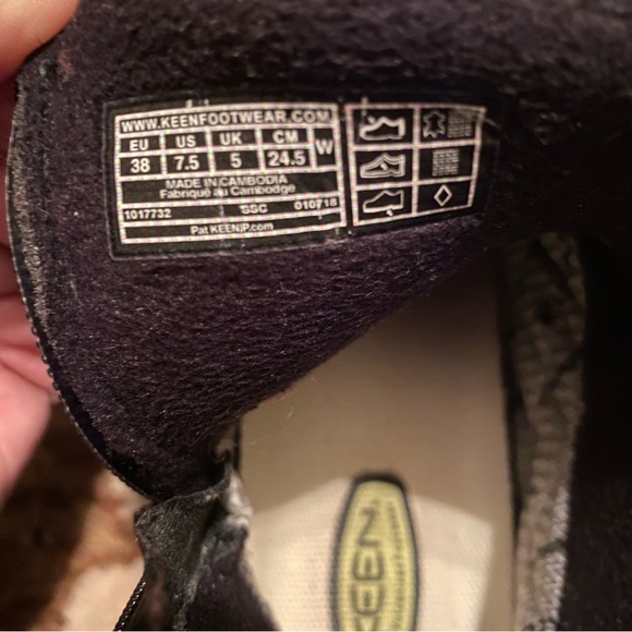 Keen waterproof boots - Picture 7 of 8